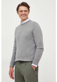 TOMMY HILFIGER - Tommy Hilfiger sweter z domieszką kaszmiru kolor szary lekki. Kolor: szary. Materiał: kaszmir. Styl: klasyczny