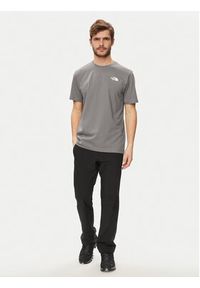 The North Face T-Shirt Redbox NF0A87NP Szary Regular Fit. Kolor: szary. Materiał: bawełna #5