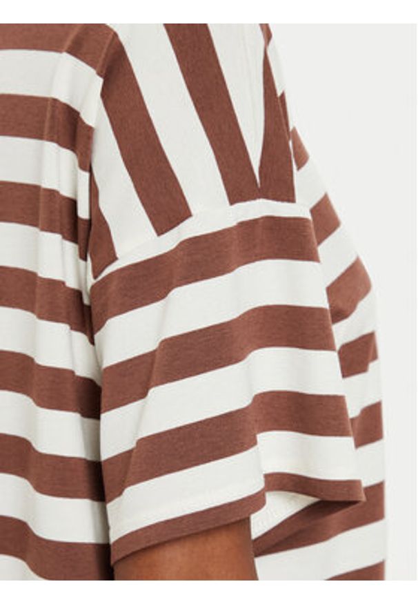 ViCOLO T-Shirt UB0179 Écru Regular Fit. Materiał: wiskoza