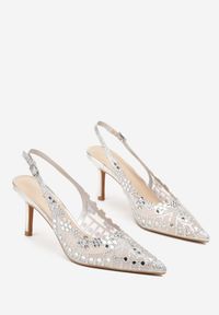 Renee - Srebrne Sandały na Szpilce Slingback z Ażurową Cholewką Latilena. Okazja: na spotkanie biznesowe, na co dzień. Nosek buta: szpiczasty. Zapięcie: sprzączka. Kolor: srebrny. Wzór: ażurowy. Sezon: lato. Obcas: na szpilce. Styl: biznesowy, casual, elegancki #5
