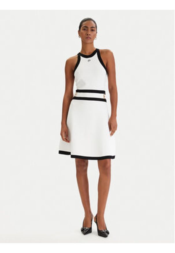 Karl Lagerfeld - KARL LAGERFELD Sukienka dzianinowa B1W13004 Biały Regular Fit. Typ kołnierza: dekolt w karo. Kolor: biały. Materiał: syntetyk, wiskoza