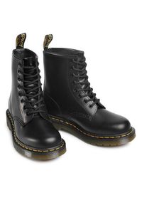 Dr. Martens Glany 1460 Smooth 11822006 Czarny. Kolor: czarny. Materiał: skóra