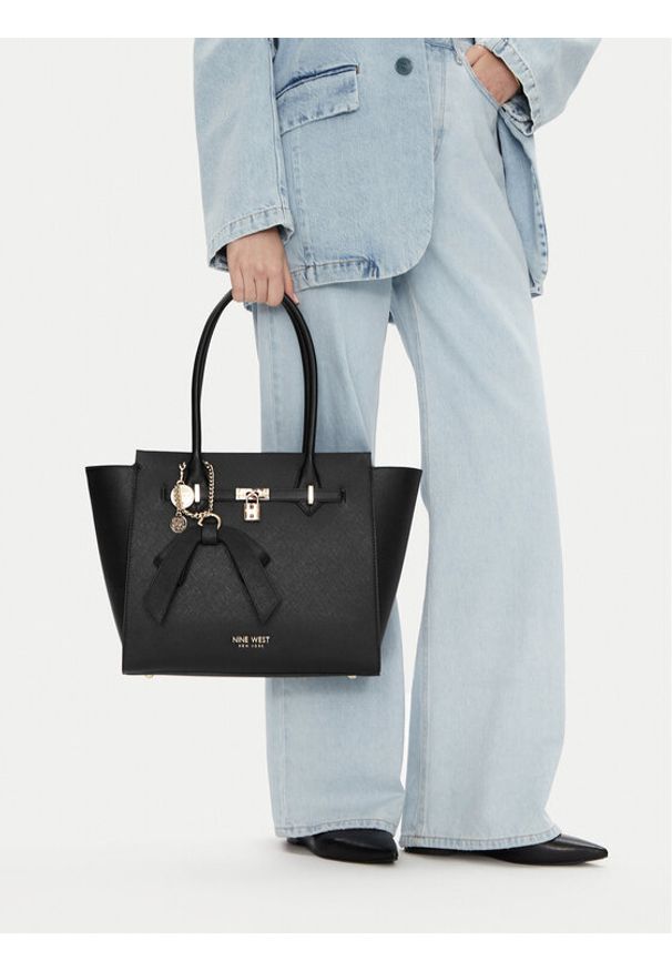 Nine West Torebka CEO-Chelsea-Charm-III-LX10186 Czarny. Kolor: czarny