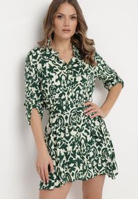 Born2be - Beżowo-Zielona Koszulowa Sukienka Mini z Wiskozy w Ornamentalny Wzór Virilassa. Kolor: zielony. Materiał: wiskoza. Typ sukienki: koszulowe. Długość: mini #1