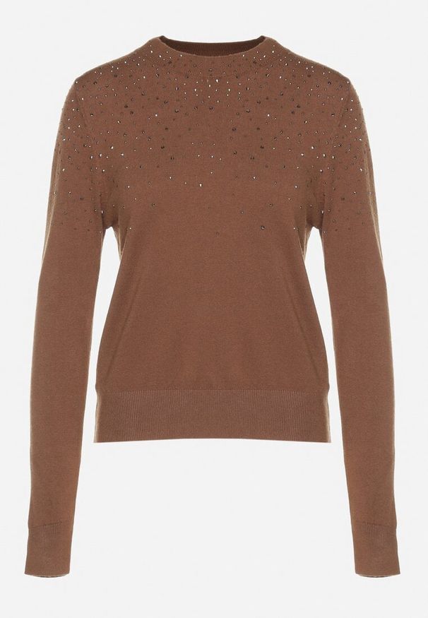 Born2be - Brązowy Sweter z Wiskozą o Prostym Kroju Zdobiony Cyrkoniami Edaritha. Okazja: na co dzień. Kolor: brązowy. Materiał: wiskoza. Długość rękawa: długi rękaw. Długość: długie. Wzór: aplikacja. Styl: casual, klasyczny