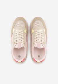 Renee - Ciemnobeżowe Sneakersy z Siateczką i Modnymi Wstawkami Corona. Okazja: na co dzień. Kolor: beżowy. Materiał: jeans #2