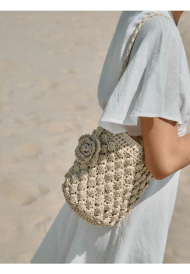 Reserved - Pleciona torebka koszyk z zawieszką - kremowy. Kolor: kremowy