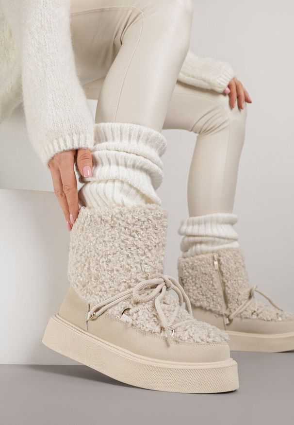 Born2be - Beżowe Śniegowce Ozdobione Futerkiem w Stylu Baranka Allero. Okazja: na co dzień. Kolor: beżowy. Materiał: futro. Wzór: aplikacja. Styl: casual, klasyczny