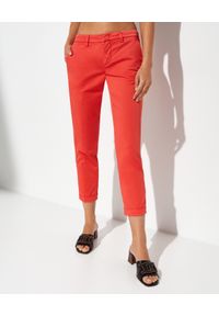 FAY - Czerwone spodnie typu chino Capri. Kolor: czerwony. Materiał: elastan, bawełna. Wzór: haft