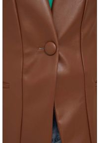 Sisley marynarka kolor brązowy jednorzędowa gładka. Kolor: brązowy. Materiał: materiał. Wzór: gładki #5