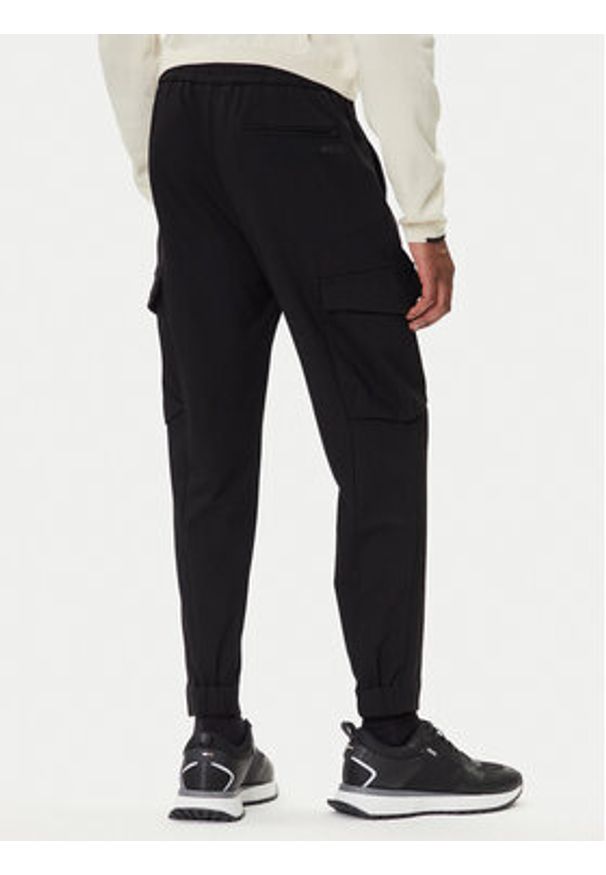 BOSS Spodnie materiałowe T_Urbanex Cargo 50547454 Czarny Regular Fit. Kolor: czarny. Materiał: syntetyk