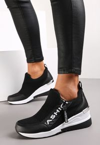 Renee - Czarne Wsuwane Sneakersy na Grubej Podeszwie i Koturnie z Ozdobną Taśmą Rosaleena. Zapięcie: bez zapięcia. Kolor: czarny. Obcas: na koturnie #3