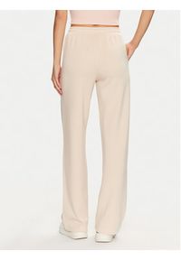 Guess Spodnie dresowe V5RB19 KCOB2 Beżowy Regular Fit. Kolor: beżowy. Materiał: syntetyk #3
