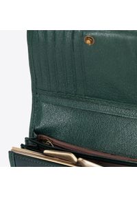 Wittchen - Damski portfel ze skóry lakierowany średni ciemny zielony. Kolor: zielony. Materiał: skóra, lakier. Wzór: aplikacja #6