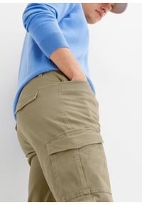 bonprix - Spodnie bojówki Slim Fit Straight ze stretchem. Kolor: zielony