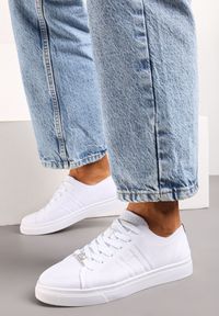 Born2be - Białe Trampki przed Kostkę ze Sznurowaniami Arokime. Wysokość cholewki: przed kostkę. Kolor: biały. Materiał: materiał. Szerokość cholewki: normalna. Styl: klasyczny, sportowy #2