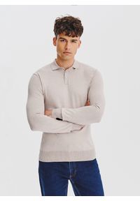 Pako Lorente - Sweter polo w kolorze beżowym. Okazja: na co dzień. Typ kołnierza: polo. Kolor: beżowy. Materiał: wiskoza, poliamid. Sezon: jesień. Styl: casual #5