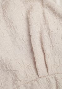 Born2be - Beżowa Taliowana Sukienka Mini z Ozdobną Koronką Veronisa. Okazja: na co dzień, na spacer. Kolor: beżowy. Materiał: koronka. Wzór: koronka. Styl: wakacyjny, casual. Długość: mini #8