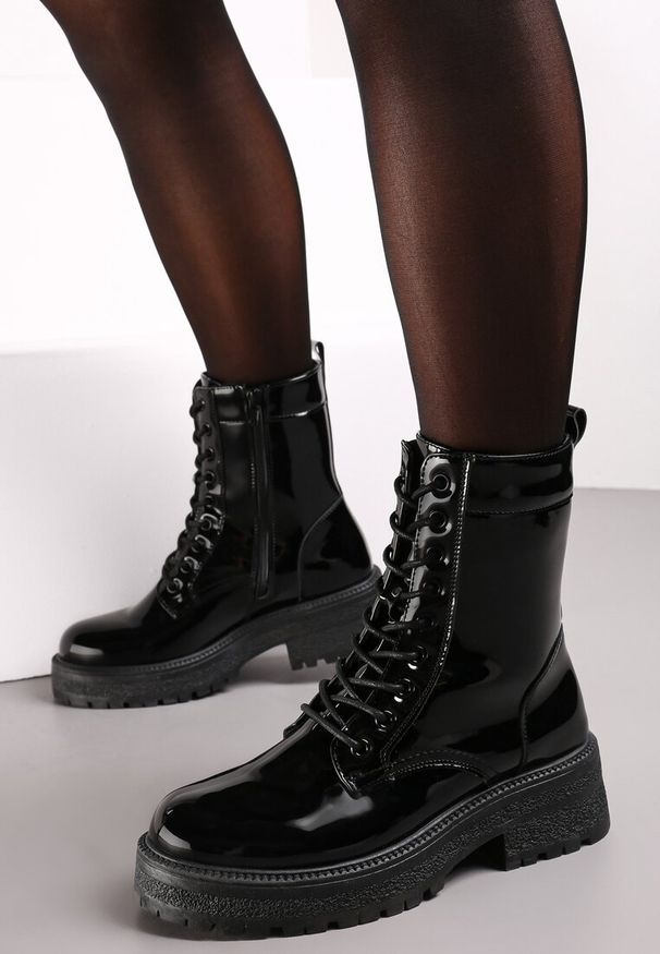 Born2be - Czarne Lakierowane Botki Workery Ralotta. Okazja: na co dzień. Zapięcie: sznurówki. Kolor: czarny. Materiał: lakier. Obcas: na obcasie. Styl: casual, elegancki. Wysokość obcasa: średni