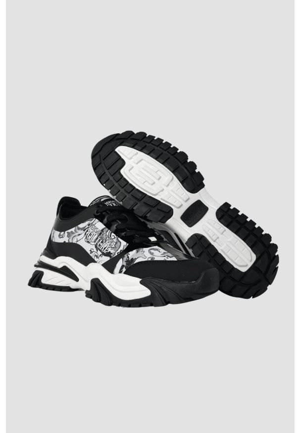 Versace Jeans Couture - VERSACE JEANS COUTURE Czarno-białe sneakersy męskie Fondo New Trail Trek Dis. 10, Rozmiar 42. Okazja: na co dzień. Kolor: biały. Materiał: materiał