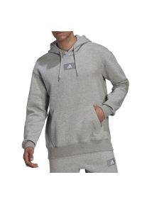 Adidas - Bluza adidas Essentials Feelvivid Cotton Fleece Drop Shoulder Hoodie HK2830 - szara. Kolor: szary. Materiał: poliester, bawełna. Wzór: aplikacja. Styl: sportowy, klasyczny