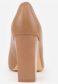 Born2be - Ciemnobeżowe Czółenka Vices na Klockowym Obcasie z Wkładką ze Skóry Naturalnej Essenia. Okazja: na randkę. Kolor: beżowy. Materiał: skóra. Obcas: na obcasie. Wysokość obcasa: średni #5