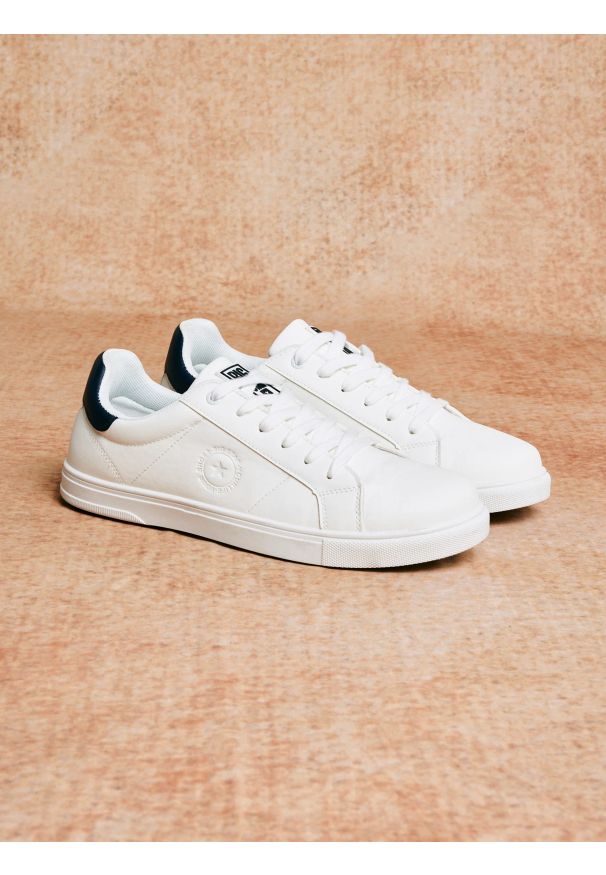 Big-Star - Sneakersy męskie ze skóry ekologicznej białe NN174282 101. Okazja: na co dzień. Kolor: biały. Materiał: skóra ekologiczna