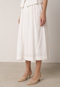 Born2be - Biały Bawełniany Komplet Rozkloszowana Spódnica i Kamizelka Moveina. Kolor: biały. Materiał: bawełna. Wzór: ażurowy #5