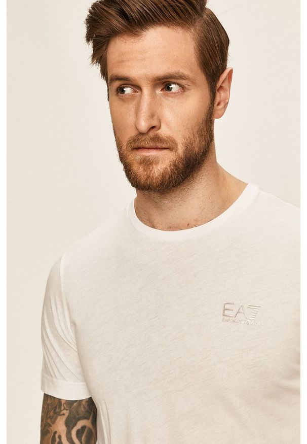 EA7 Emporio Armani - T-shirt. Okazja: na co dzień. Kolor: biały. Materiał: dzianina, materiał. Wzór: gładki. Styl: casual
