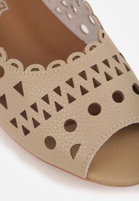 Born2be - Beżowe Ażurowe Balerinki ze Skóry Naturalnej z Odkrytym Noskiem Helyss. Okazja: do pracy, na co dzień, na spotkanie biznesowe. Kolor: beżowy. Materiał: skóra. Szerokość cholewki: normalna. Wzór: ażurowy. Styl: klasyczny, biznesowy, elegancki, casual, boho #5