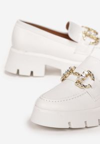 Renee - Białe Mokasyny z Klamrą z Kryształkami na Grubej Podeszwie Amilya. Zapięcie: klamry. Kolor: biały. Styl: elegancki #4