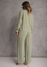 Renee - Zielony Komplet z Wiskozy Spodnie Szerokie i Koszula z Ozdobnym Materiałem Airial. Kolor: zielony. Materiał: wiskoza, materiał #2