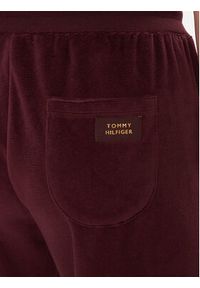 TOMMY HILFIGER - Tommy Hilfiger Spodnie dresowe UW0UW04876 Bordowy Regular Fit. Kolor: czerwony. Materiał: bawełna