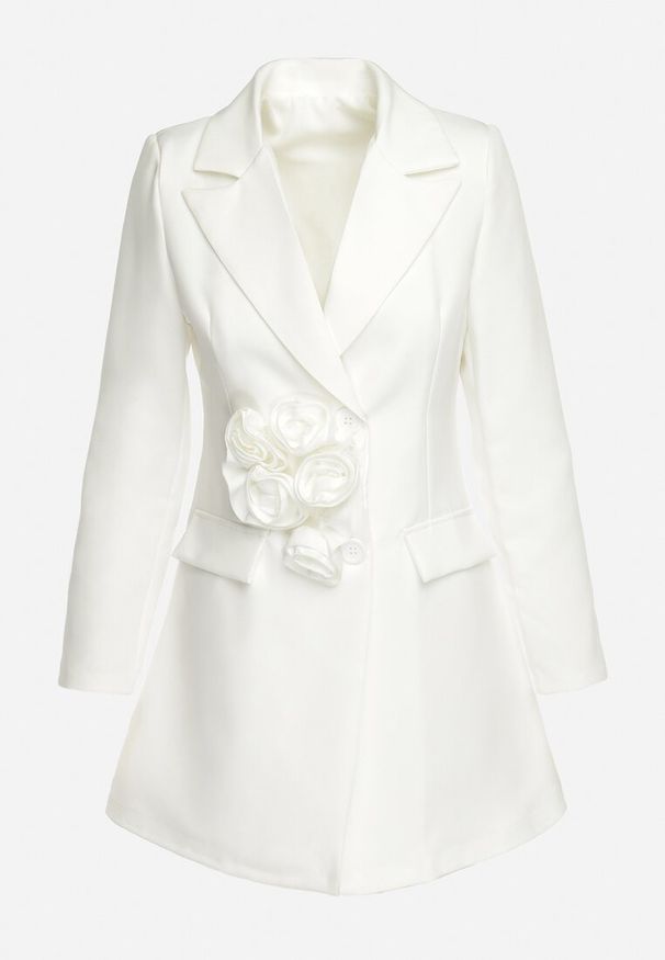 Born2be - Biała Marynarka Sukienka Zapinana na Guziki z Kieszeniami i Aplikacją 3D Różyczek Velira. Okazja: na co dzień. Kolor: biały. Wzór: aplikacja. Typ sukienki: proste. Styl: elegancki, klasyczny, casual