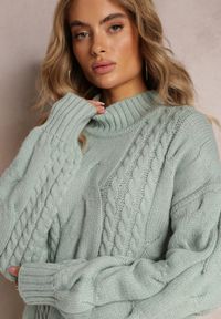 Renee - Jasnozielony Długi Sweter o Luźnym Kroju z Warkoczykowym Splotem Penerria. Kolor: zielony. Długość: długie. Wzór: ze splotem. Sezon: jesień, zima #5