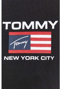 Tommy Jeans t-shirt bawełniany kolor czarny wzorzysty. Kolor: czarny. Materiał: bawełna. Długość rękawa: krótki rękaw. Długość: krótkie. Styl: klasyczny #4