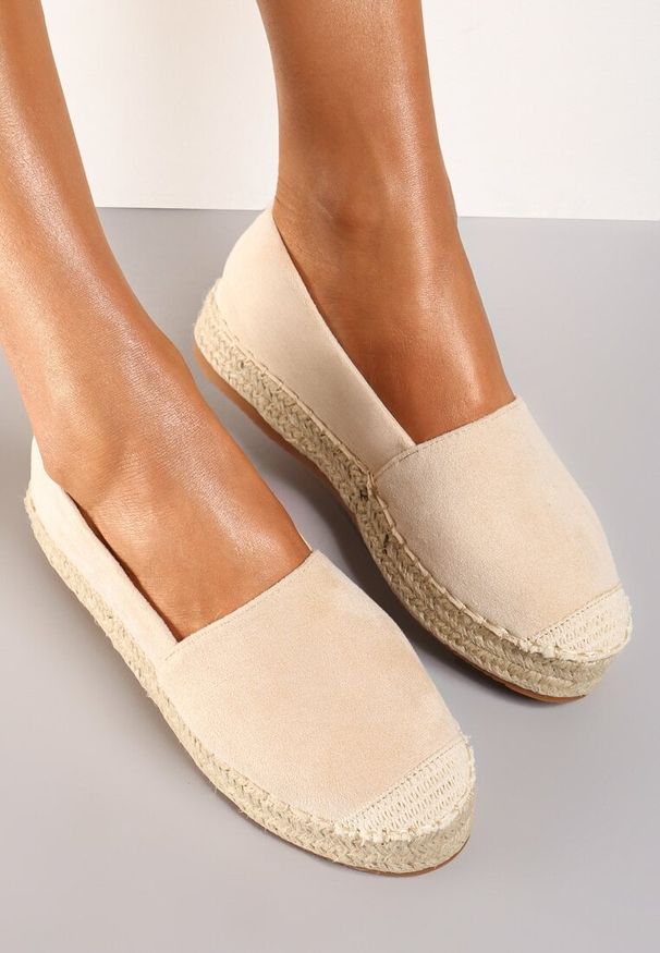 Born2be - Beżowe Espadryle Thaxie. Okazja: na co dzień. Nosek buta: otwarty. Kolor: beżowy. Obcas: na obcasie. Styl: elegancki, casual. Wysokość obcasa: niski