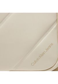 Calvin Klein Jeans Torebka Quilted Camerabag18 K60K611821 Écru. Materiał: skórzane