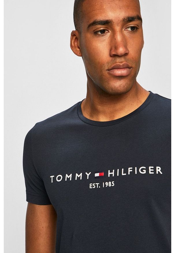 TOMMY HILFIGER - Tommy Hilfiger - T-shirt MW0MW11465. Okazja: na co dzień. Kolor: niebieski. Wzór: nadruk. Styl: casual