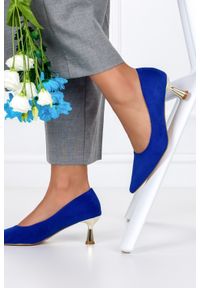 Casu - Chabrowe czółenka casu na ozdobnym obcasie ze skórzaną wkładką d22wx3-c. Kolor: niebieski. Materiał: skóra. Obcas: na obcasie. Wysokość obcasa: średni #2