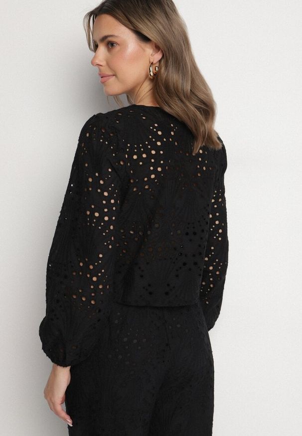 Born2be - Czarna Haftowana Koszula z Bawełny Fonarose. Okazja: na co dzień. Kolor: czarny. Materiał: bawełna. Długość rękawa: długi rękaw. Długość: długie. Wzór: haft. Styl: casual, elegancki