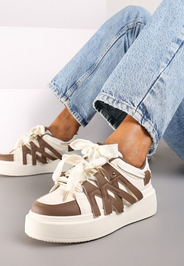 Renee - Brązowe Sznurowane Sneakersy na Platformie Ozdobione Paskami Lerinique. Okazja: na co dzień. Zapięcie: pasek. Kolor: brązowy. Wzór: aplikacja. Obcas: na platformie