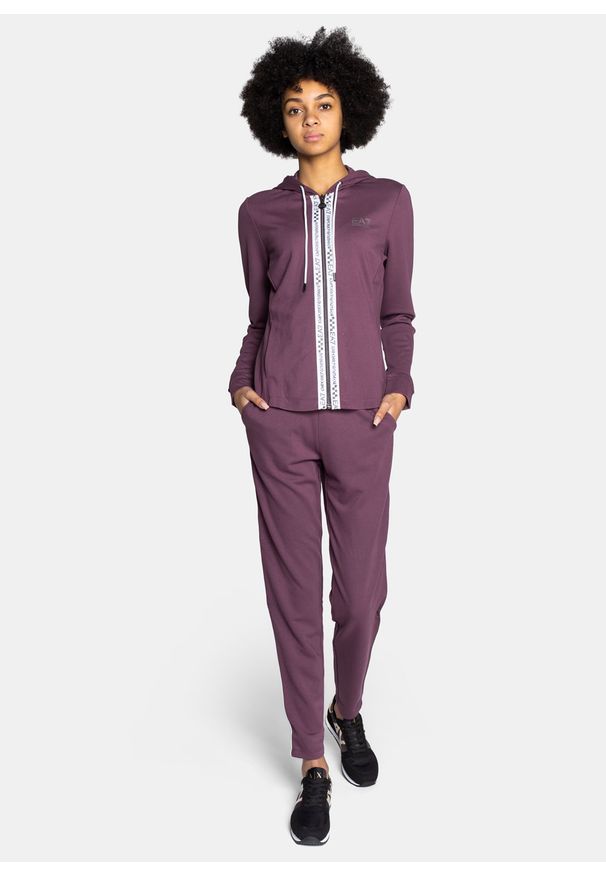 Komplet dresowy damski EA7 Emporio Armani 6KTV70 TJ3PZ 1325. Kolor: fioletowy. Materiał: dresówka
