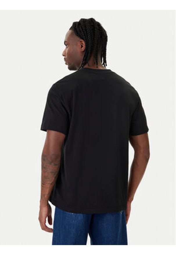 Calvin Klein T-Shirt LV04LF811G Czarny Regular Fit. Kolor: czarny. Materiał: bawełna
