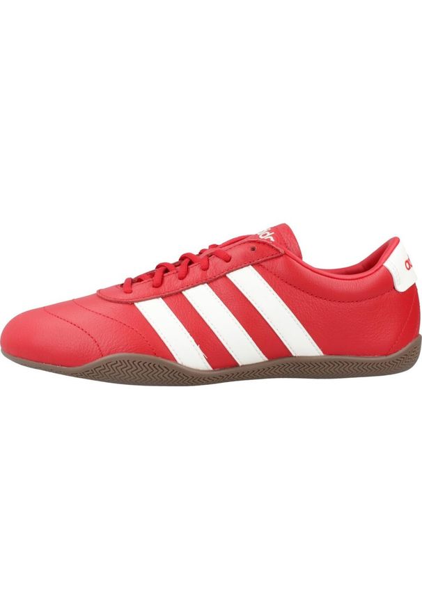 Adidas - Kapcie ADIDAS GRAND COURT LO Czerwony. Kolor: czerwony. Materiał: tkanina, skóra. Styl: sportowy