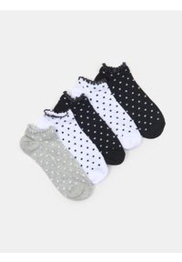 Sinsay - Krótkie skarpetki w groszki 5 pack - biały. Kolor: biały. Wzór: grochy #1