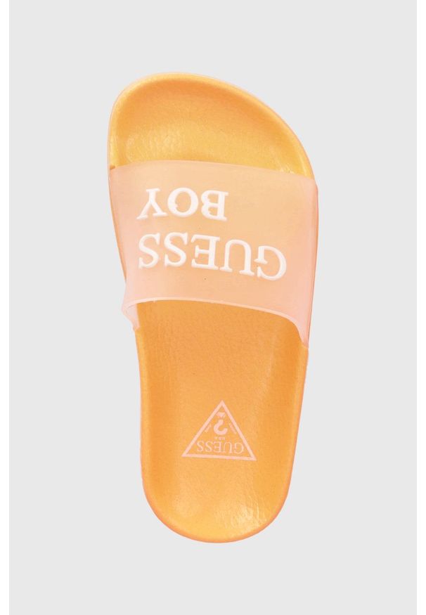 Guess klapki dziecięce kolor pomarańczowy. Kolor: pomarańczowy. Materiał: materiał