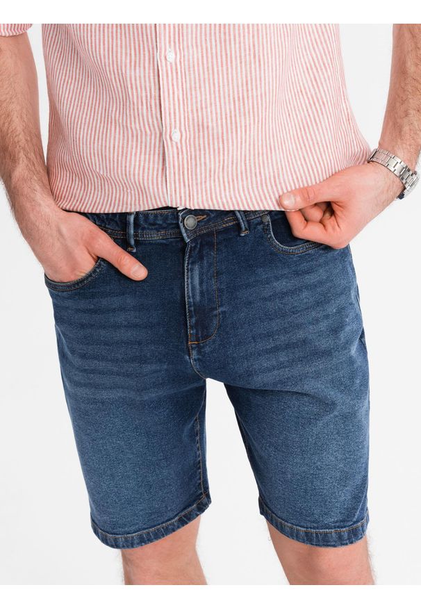 Ombre Clothing - Męskie denimowe szorty o klasycznym kroju – ciemnoniebieskie V3 OM-SRDS-0171 - XXL. Kolor: niebieski. Materiał: jeans, skóra, bawełna, elastan. Wzór: aplikacja. Sezon: lato. Styl: klasyczny