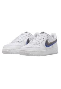 Nike - Damskie Skórzane Buty Sportowe Air Force 1 Swoosh. Kolor: biały. Materiał: skóra. Sezon: zima. Styl: sportowy