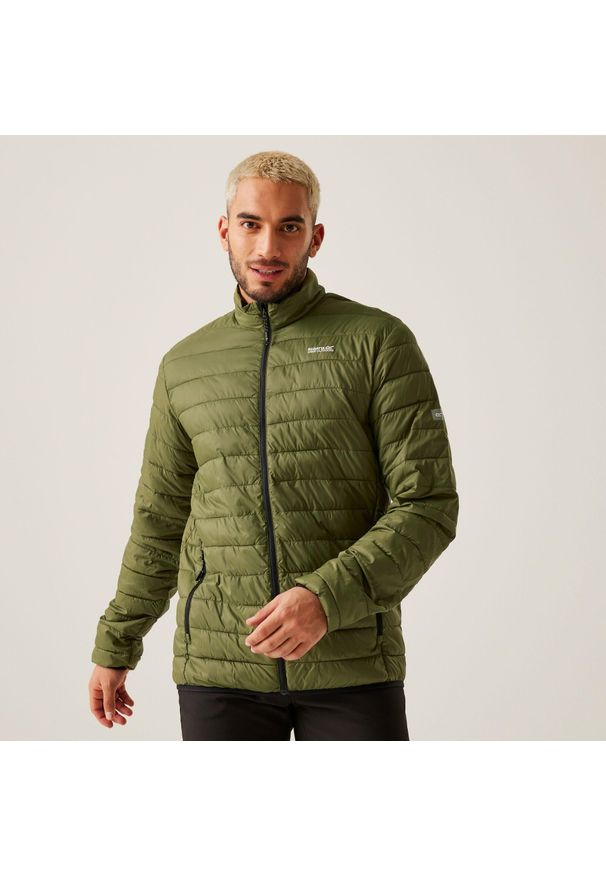 Kurtka puchowa Regatta Hillpack II. Kolor: zielony. Materiał: puch. Sport: turystyka piesza